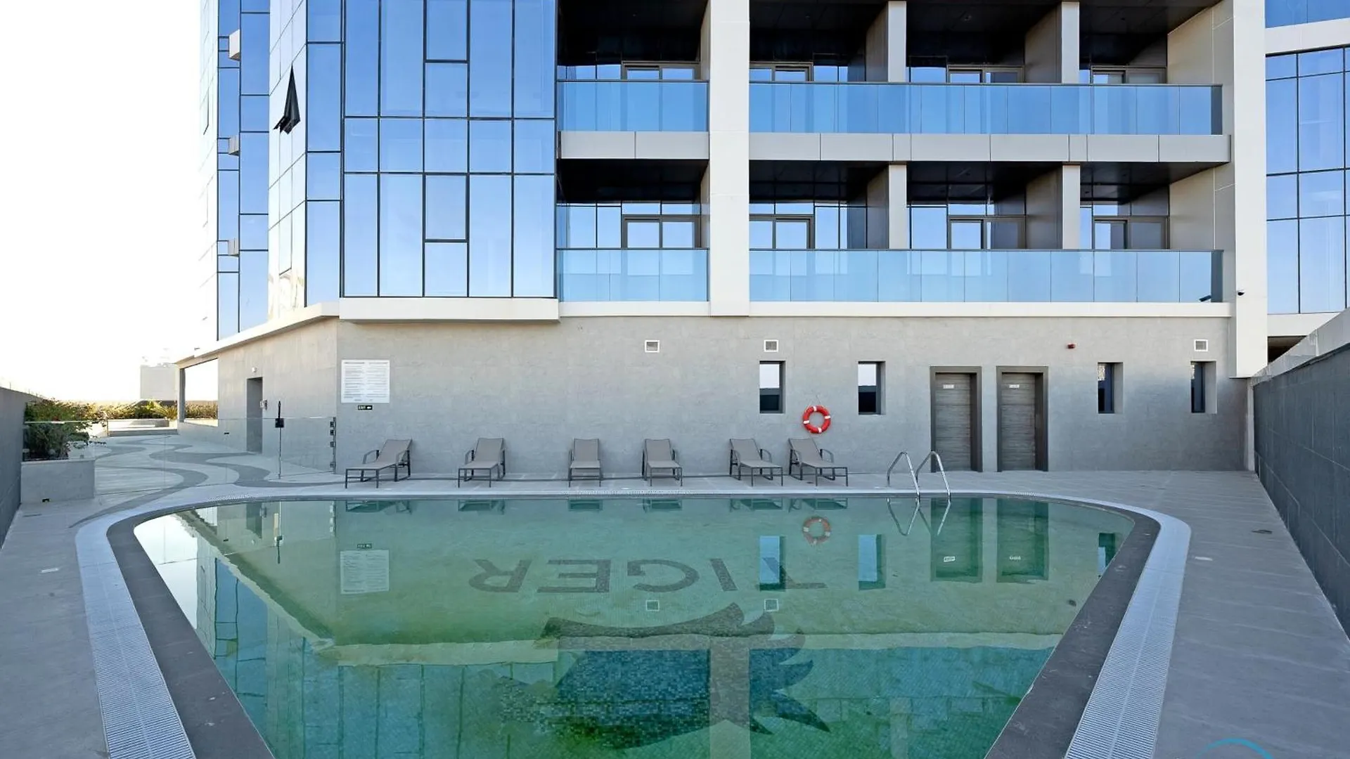 Stylish Studio Apartment In Blue Wave Tower, Dubailand By Deluxe Holiday Homes