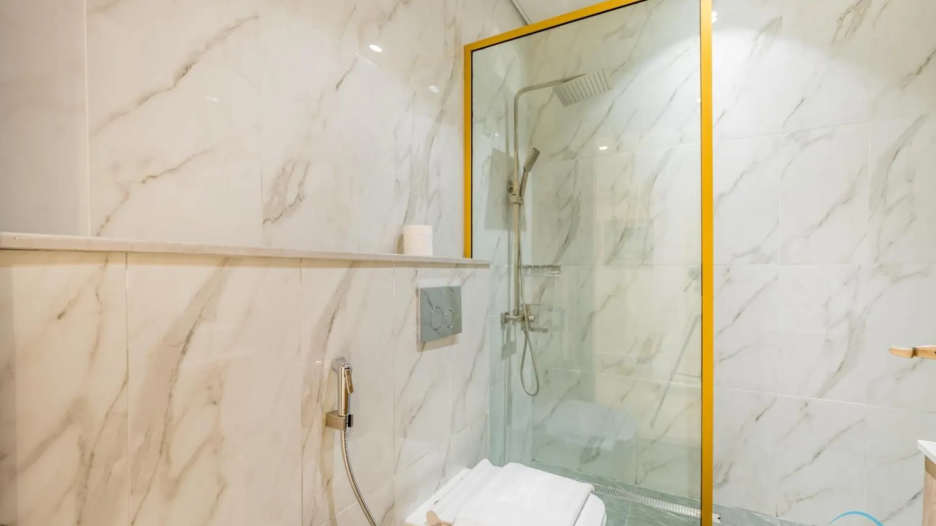 Stylish Studio Apartment In Blue Wave Tower, Dubailand By Deluxe Holiday Homes  Dubai