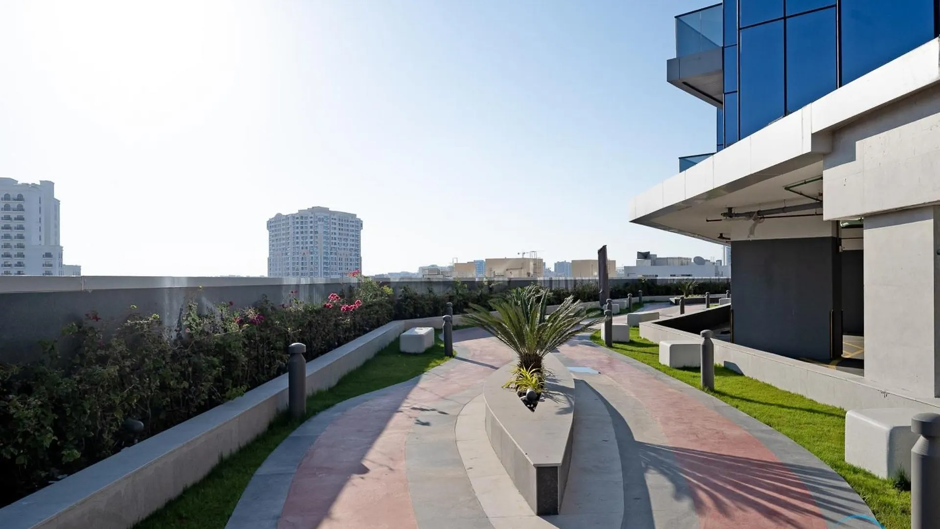 Stylish Studio Apartment In Blue Wave Tower, Dubailand By Deluxe Holiday Homes 0*, Dubai